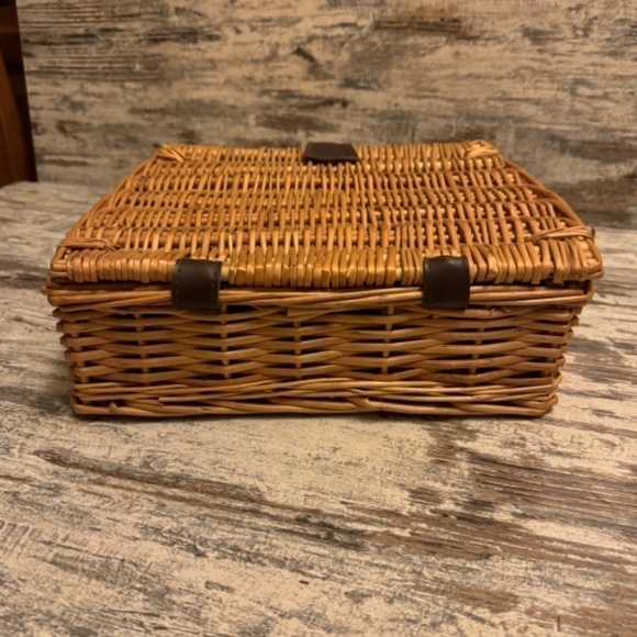 Wicker Storage Basket Decorative - Picture 6 of 8
